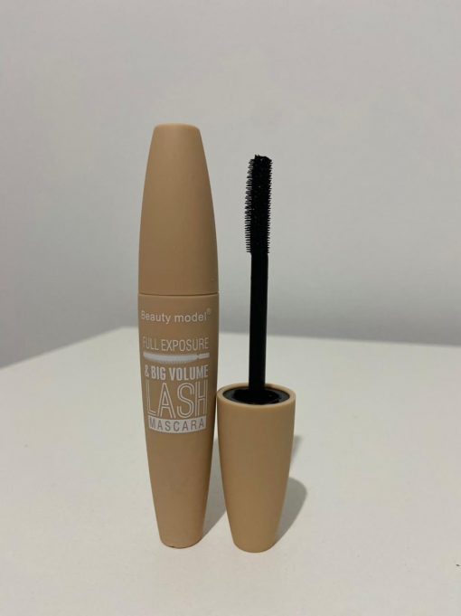 Beauty Model Pleine Exposition et Grand Volume – Image 5