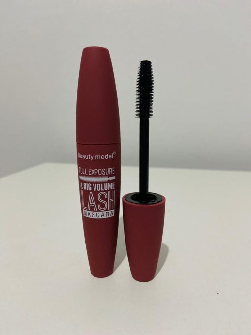 Beauty Model Pleine Exposition et Grand Volume – Image 4