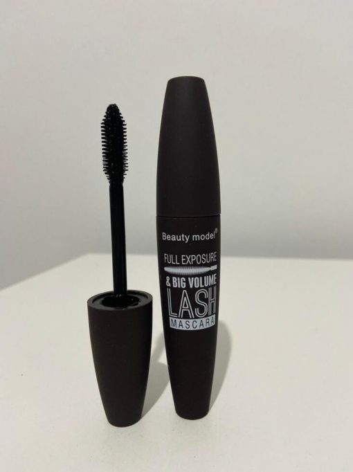 Beauty Model Pleine Exposition et Grand Volume – Image 3