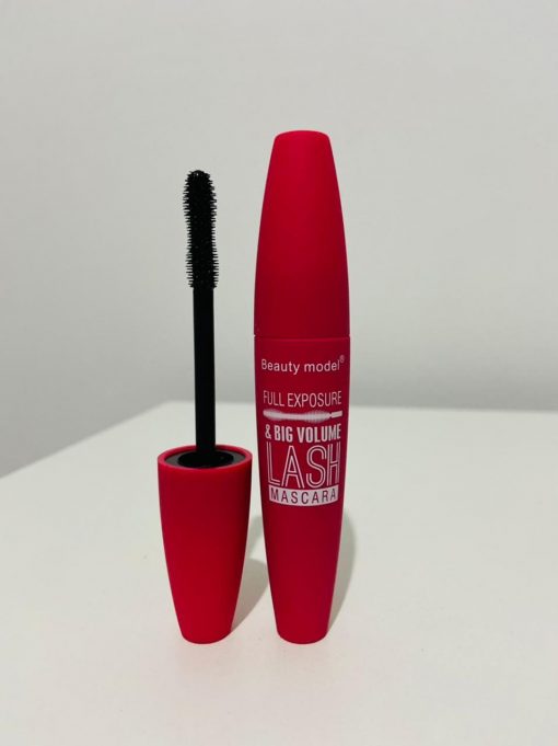 Beauty Model Pleine Exposition et Grand Volume – Image 2