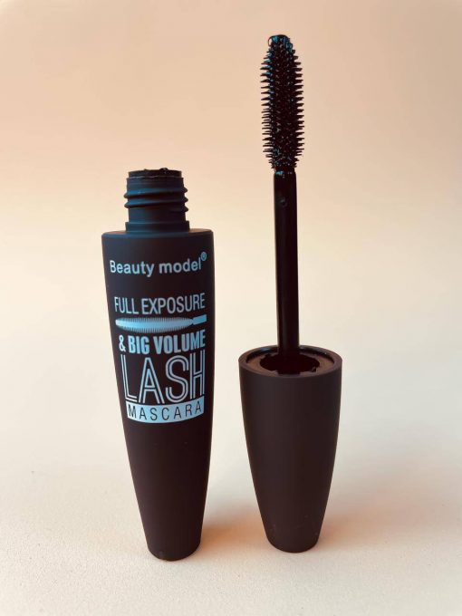 Beauty Model Pleine Exposition et Grand Volume – Image 6