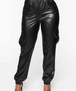 Pantalon en cuir moulant, Chevilles élastiques