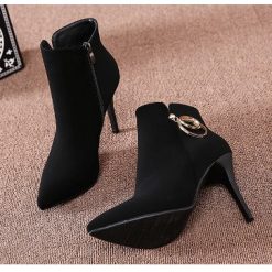 Alternative view of Chaussures en daim à talons hauts et bout pointu, bottines mini boots noir