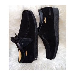 Chaussure Basse Daim Noir Wallabees