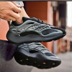 Chaussure, ADIDAS, YEEZYY Boost 700 V3 Dark Glow Basket Black Tennis, Femme Homme