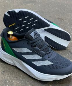 Chaussure Adidas, Tennis de Sport Noir Bande verte